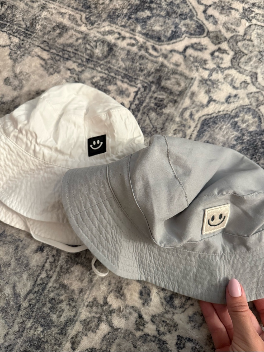 Kids Smiley Bucket Hat - White & Light Gray